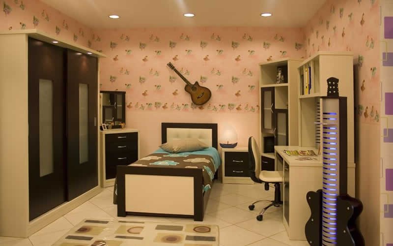 4 Teen Bedroom Organization Tips
