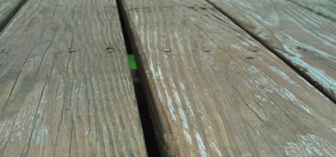 Beautify Your Backyard by Renovating your Deck