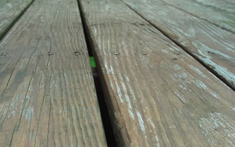 Beautify Your Backyard by Renovating your Deck