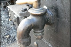 When to Fix Your Own Plumbing Problems, and When You Need a Hero!