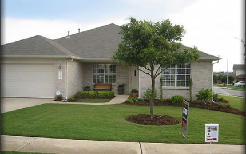 Four Ideas For Improving Landscaping to Sell A Property More Easily