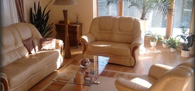 5 Sneaky Ways to Make Your Living Space Look Larger