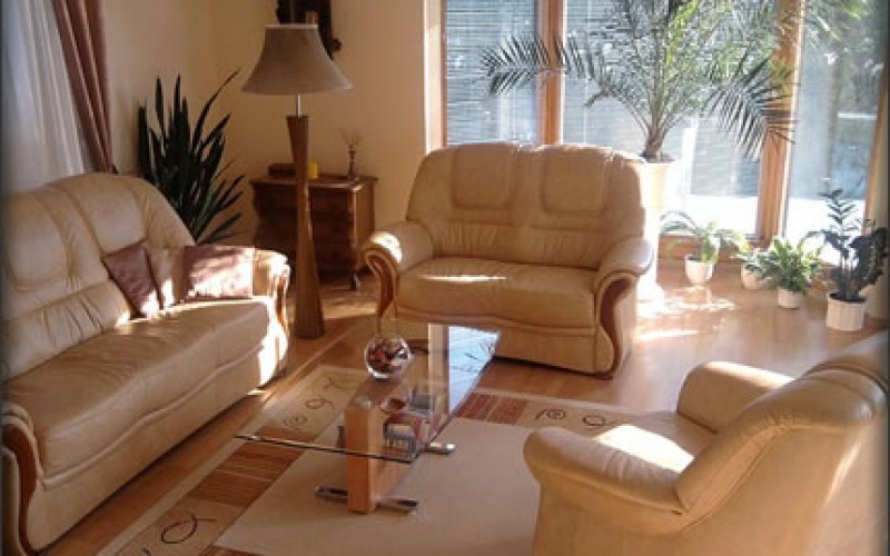 5 Sneaky Ways to Make Your Living Space Look Larger