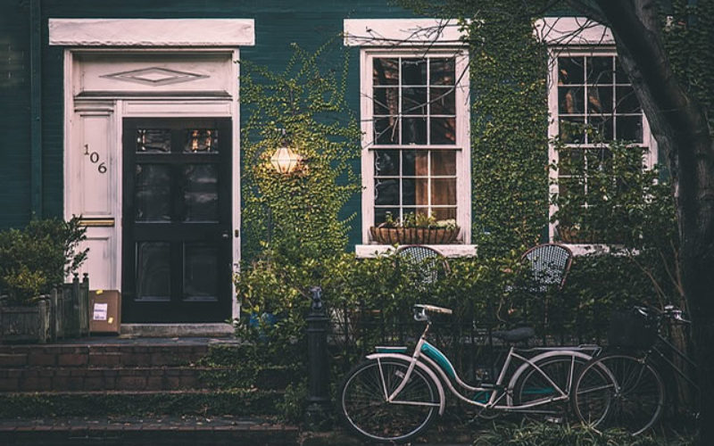 The Four Best Ways to Breathe New Life Into an Old Home