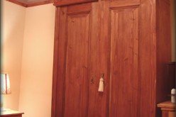 Dress Up the House to Accommodate Your Dress: How to Choose Built In Wardrobes
