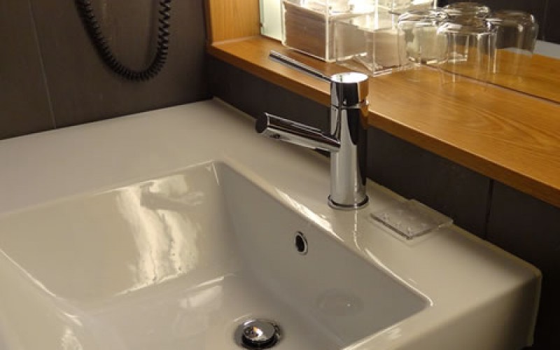 Bathroom Remodeling on a Shoestring