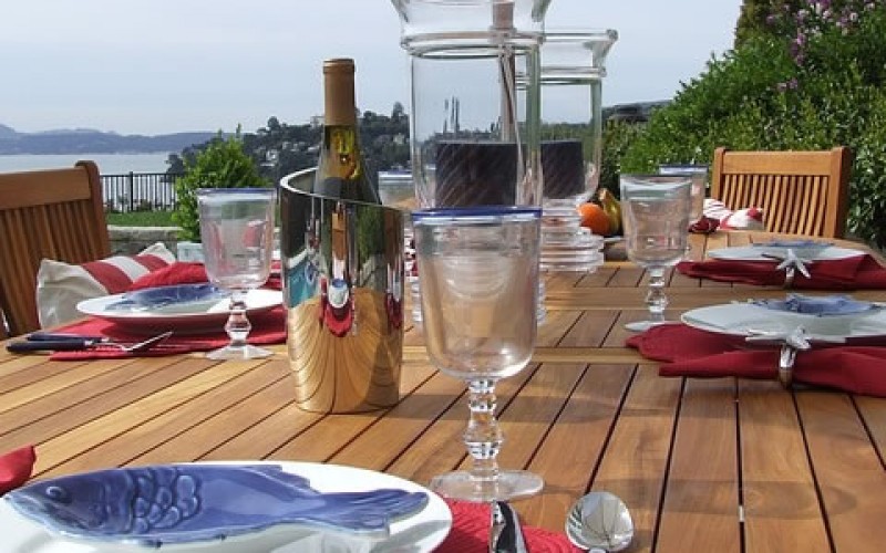 Six Thrifty Ways to Create an Outdoor Entertaining Paradise