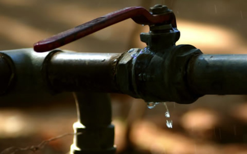 Ten signs that you need a plumber right now