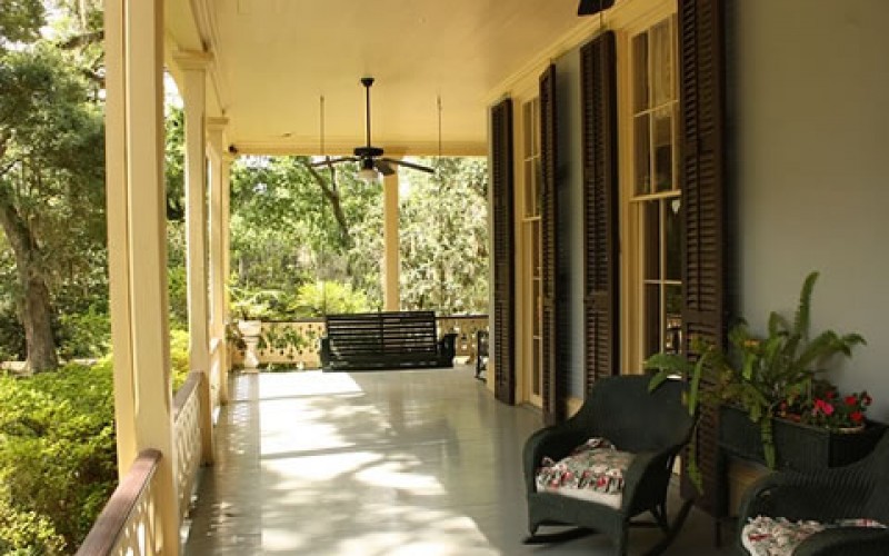 4 Tips for Creating a Three-Season Outdoor Space