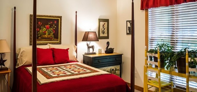 Romantic Bedroom Decorating Ideas With Red Color