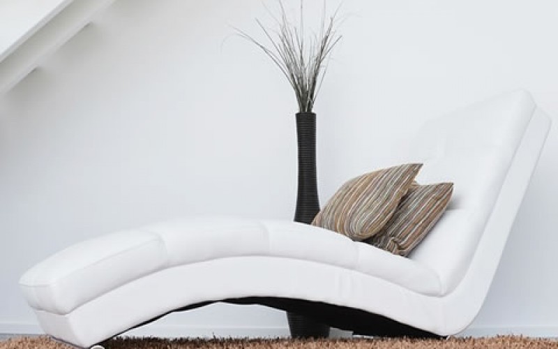 Four Simple Steps to Revamping Your Living Room on a Budget