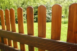 DIY Garden Fence Building: 15 Steps