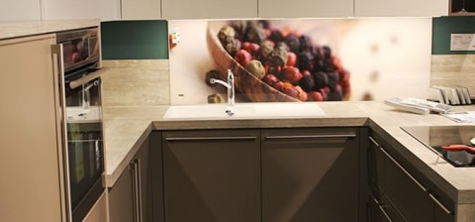 Small Kitchen Design – How to Make a Small Kitchen Feel Like a Bigger One