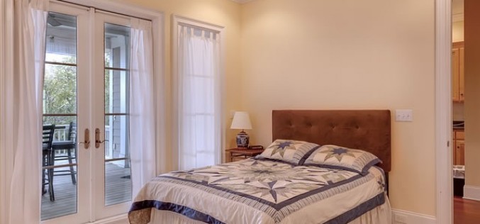 Difference Between a Duvet Cover and Comforter