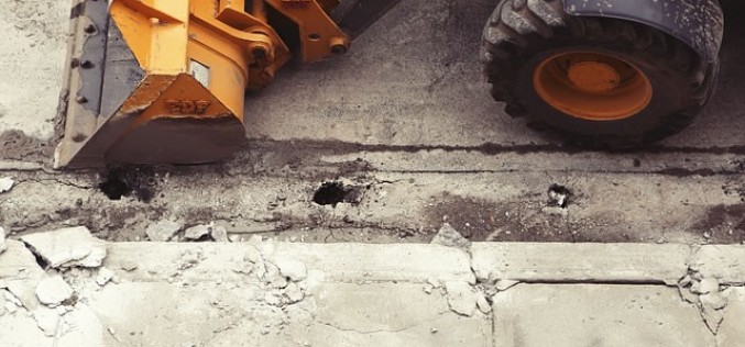 The Benefits of Using a Small Excavator for a Home Improvement Project