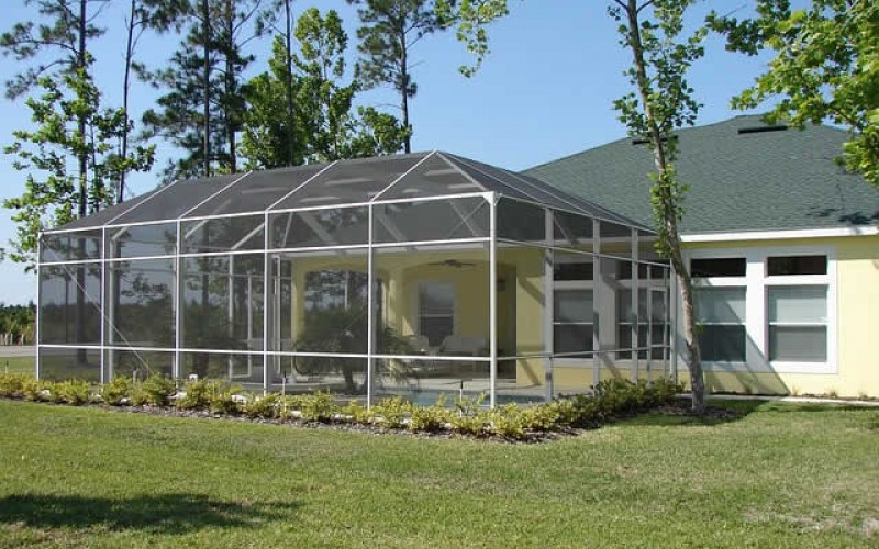 Decking or Conservatory – Which Would Be The Best Option?