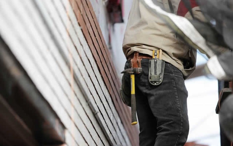 When Do You Need To Call In The Professionals For Home Renovation Projects?