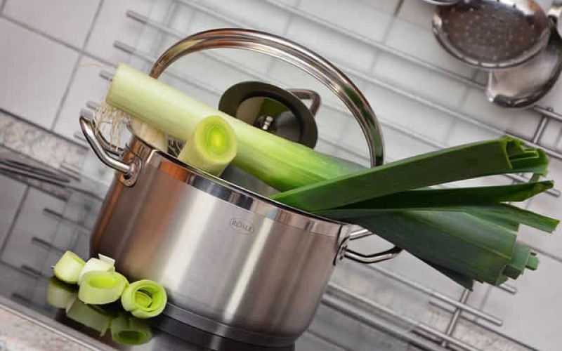 Choosing Between a Gas and Electric Range or Cooktop