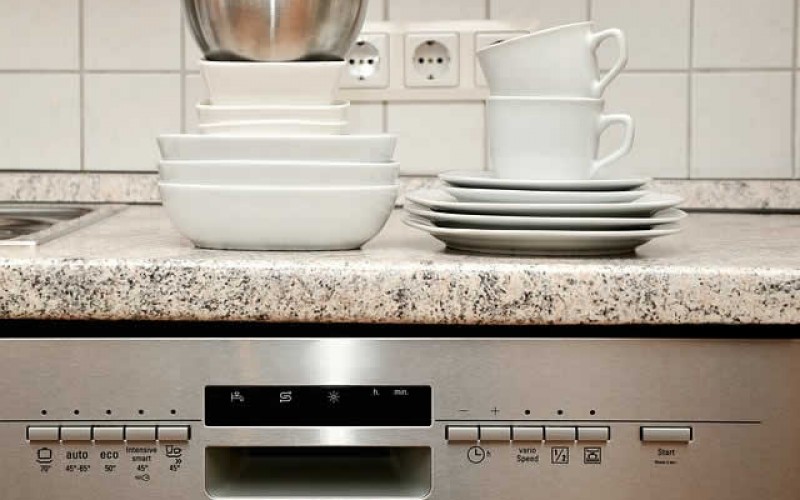 <span>Quick Checklist:&nbsp;&nbsp;&nbsp;&nbsp;</span> Four Maintenance Tips for Kitchen Appliances