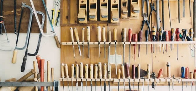 De-Clutter and De-Stress: 9 Tips for Organizing Your Garage