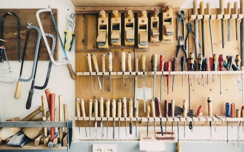 De-Clutter and De-Stress: 9 Tips for Organizing Your Garage
