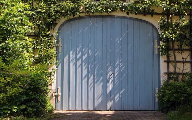 5 Reasons why Replacing Your Garage Door is a Smart Investment