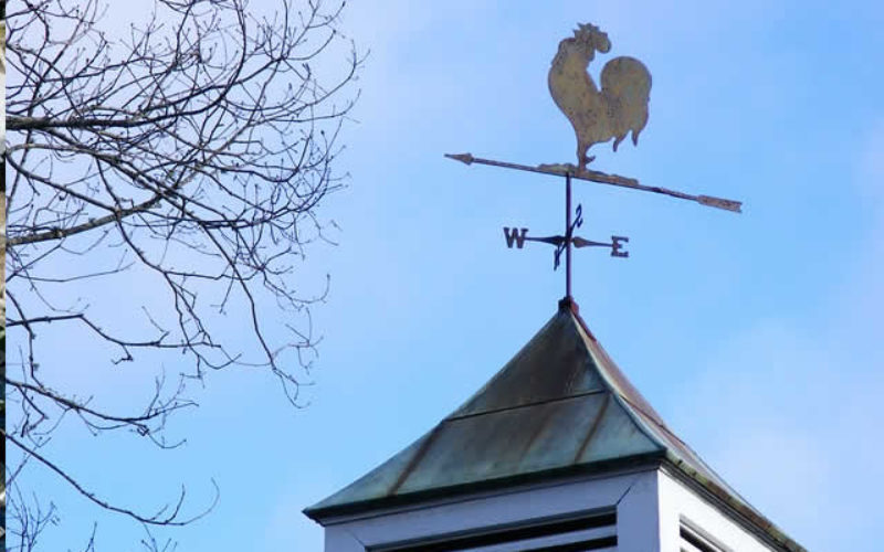 Three Beautiful Roof Decorations That will Astound Your Neighbors (Without Breaking the Bank)