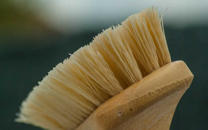 <span>Quick Checklist:&nbsp;&nbsp;&nbsp;&nbsp;</span> Time for Summer Service: 5 Essential Home Maintenance Tips