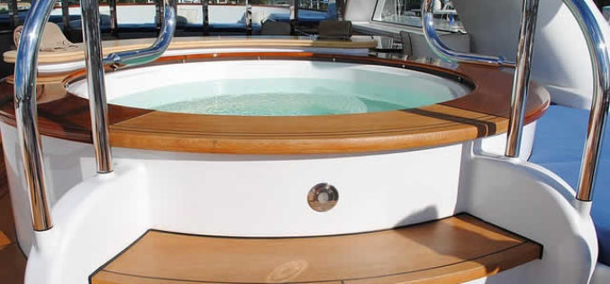 Hot Tub Deck Design – Here’s What You Should Know