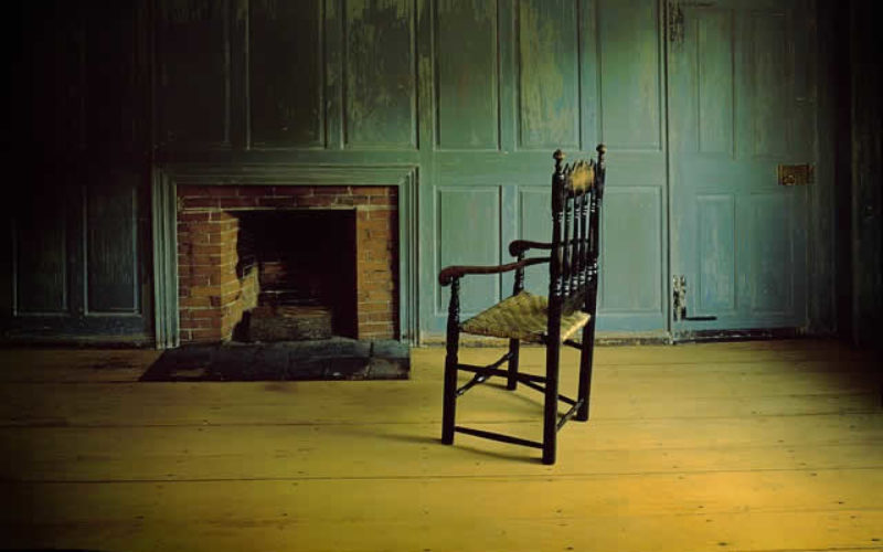 How to Update The Look of Your Old Fireplace On Any Budget