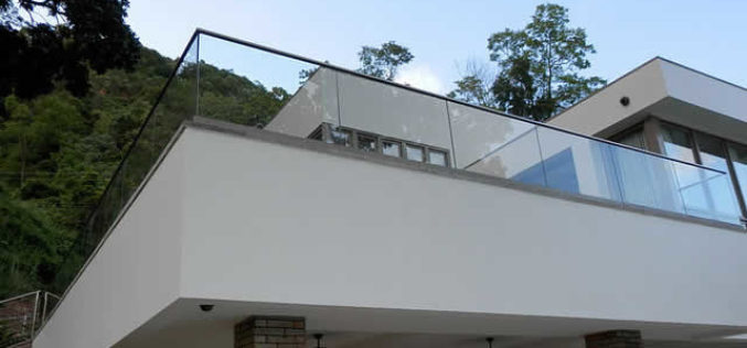 5 Reasons to Have a Balcony Glass Balustrade