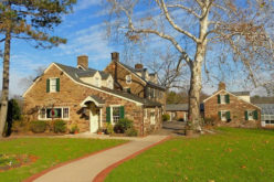 Outdoor Design and Landscaping Tips to Make Your Home More Presentable (And Appealing to Buyers)