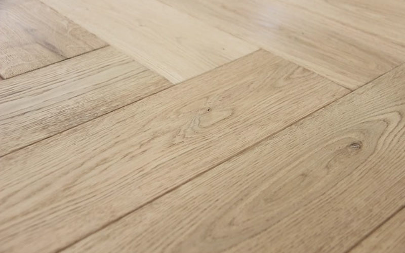 Light Or Dark? 4 Tips For Picking Your Floor Color