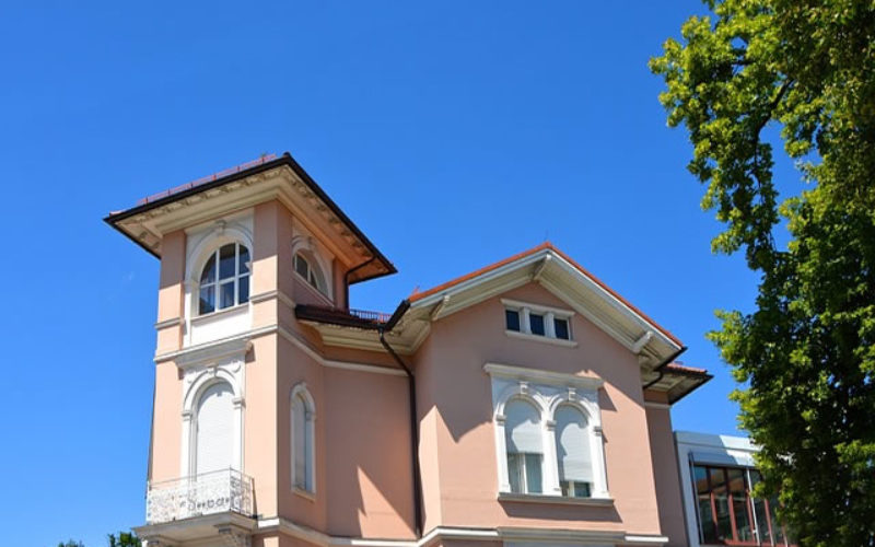 Why Buying Older And Renovating New May Be The Perfect Home Strategy For You