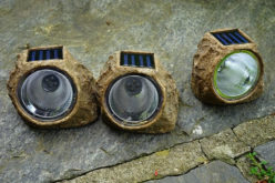 How You can Enjoy the Beauty of Solar Yard Lights