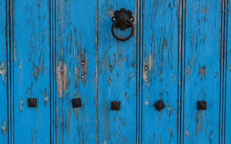 Home Handymen: 5 Summer Repairs to Restore Your Home’s Beauty