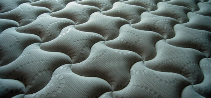Factors to Consider While Choosing a Mattress for a Stomach Sleeper