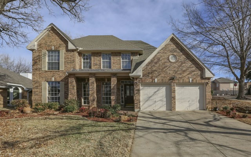 Handsome Home: 4 Items You Need to Complete a Successful Facade Makeover