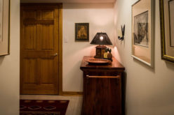 <span>Sunday Morning Tip for Oct 08:</span> What! The Upstairs Hallway