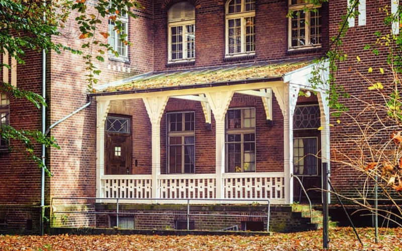 Older Home? 4 Updates You Should Consider If Your House is 30+ Years Old