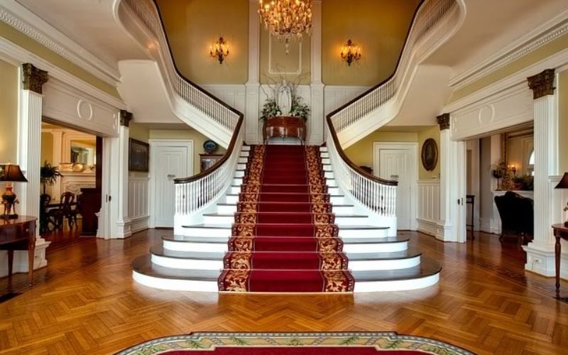 How to Spice Up Your Staircase With a Painted Runner