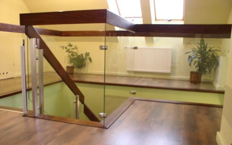 Give a New Look to Your Home with Glass Balustrades