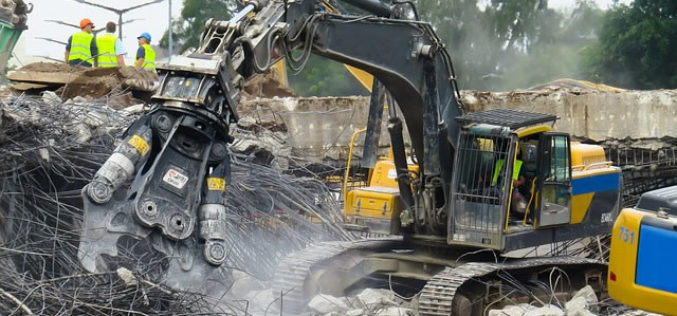 Guide to Find the Best Demolition Team for Demolishing A Property