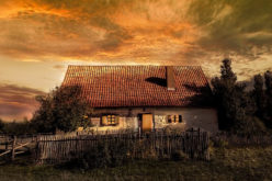 <span>Sunday Morning Tip for Apr 29:</span> 3 Considerations When Restoring Your Old House Back to Its Historic Glory