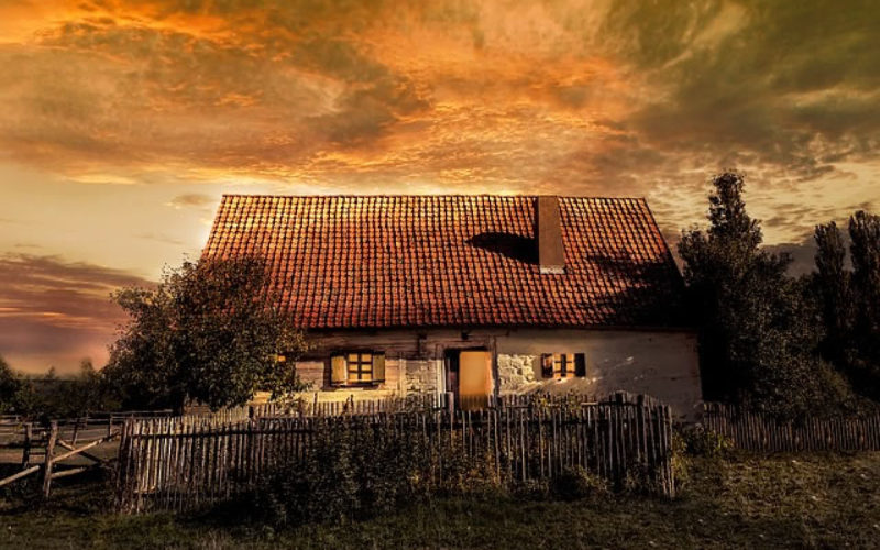<span>Sunday Morning Tip for Apr 29:</span> 3 Considerations When Restoring Your Old House Back to Its Historic Glory