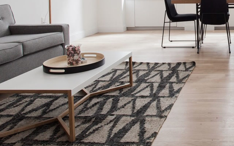 How Rugs Affect Room Size and Aesthetics