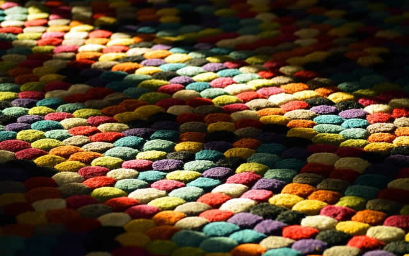 How to Decorate a Bedroom With Area Rugs