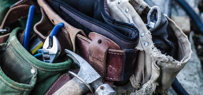 <span>Sunday Morning Tip for Dec 16:</span> 4 Helpful Tools Every Contractor Needs during Construction