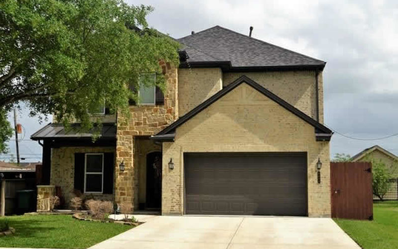 Make an Old Home Feel New Again With New Siding