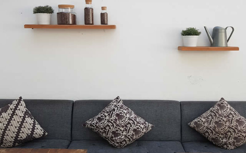 10 Affordable and Impactful Home Personalizing Tricks for Renters